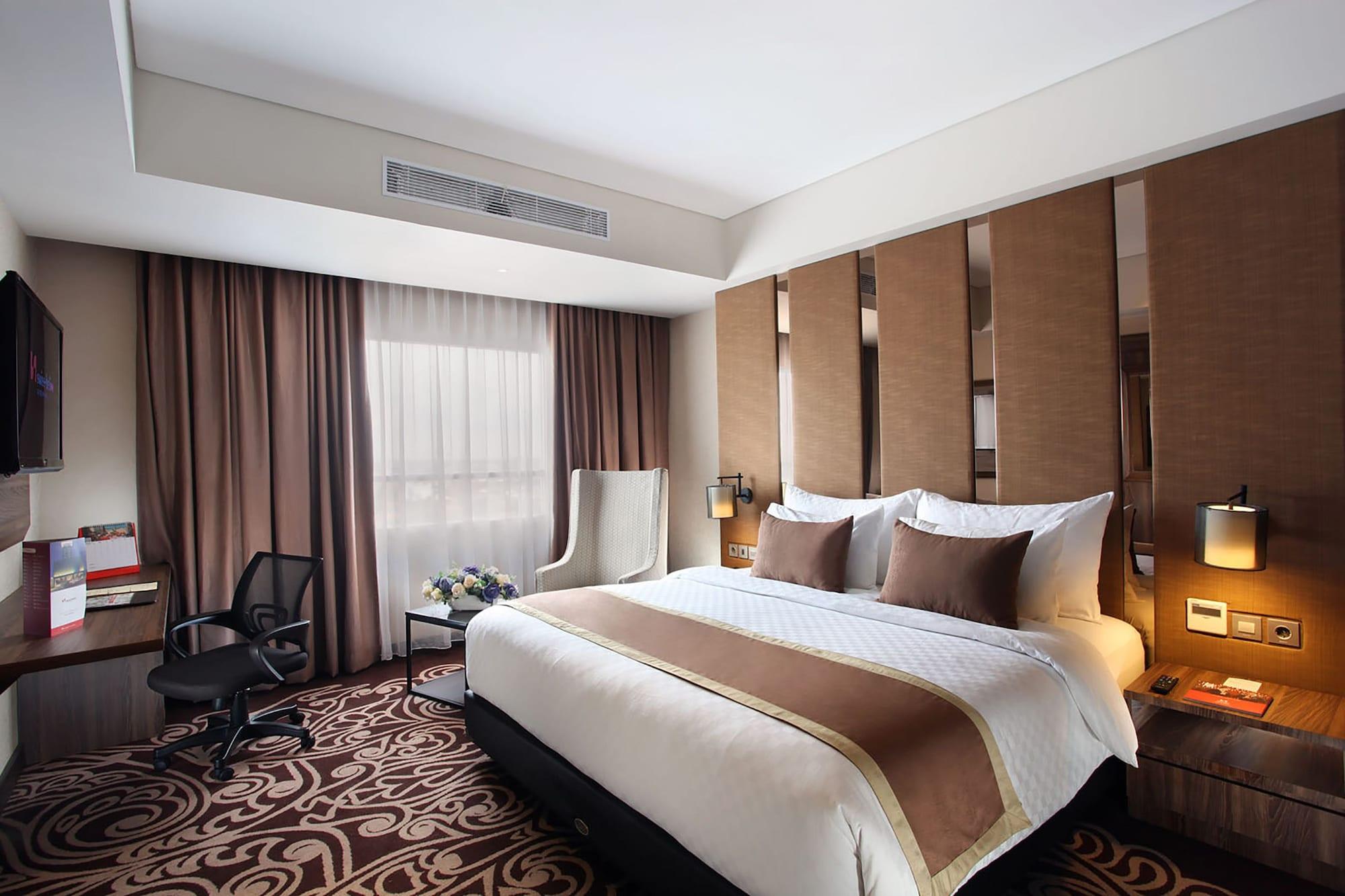 Swiss-Belinn Karawang Zewnętrze zdjęcie