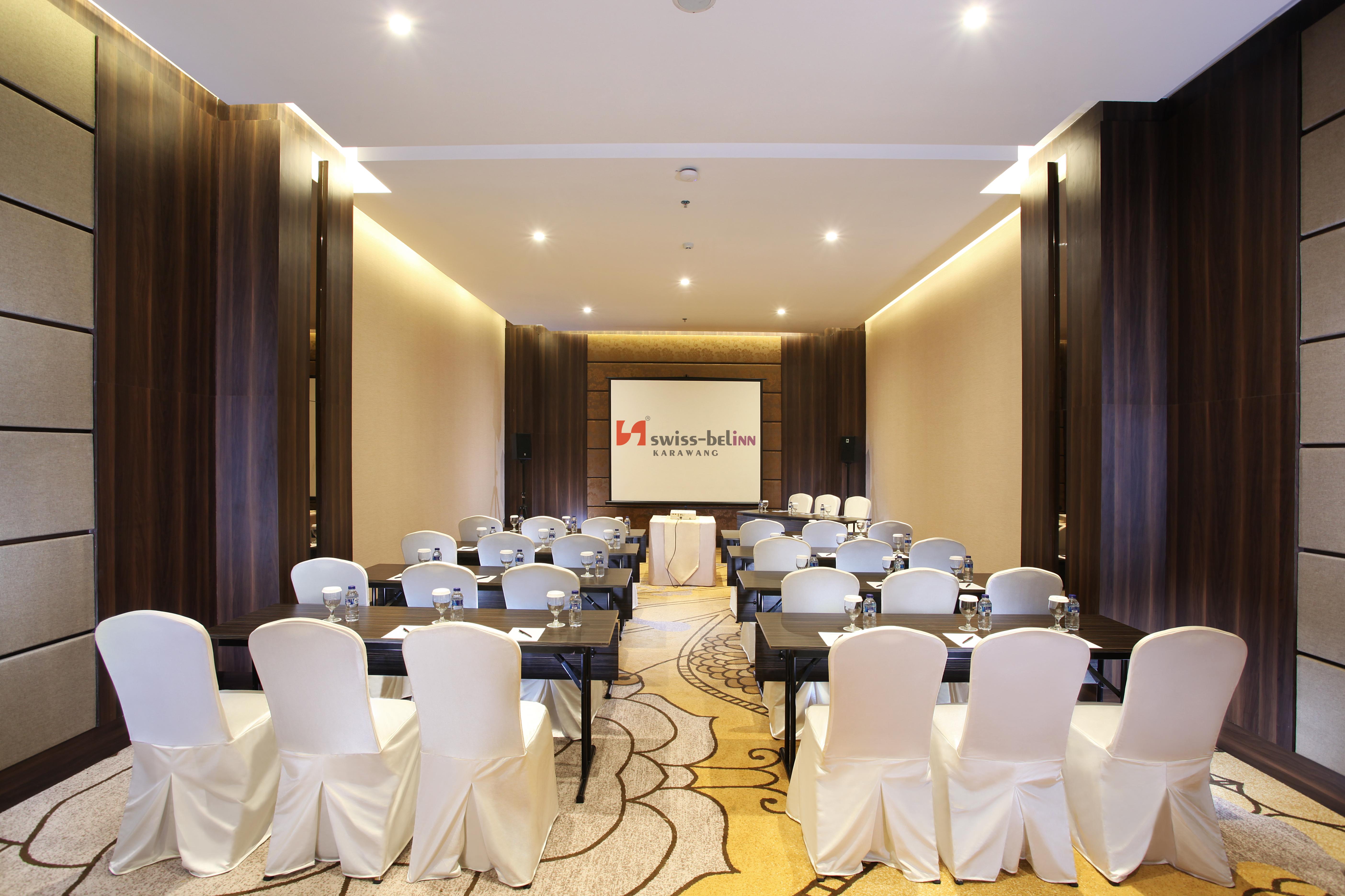 Swiss-Belinn Karawang Zewnętrze zdjęcie
