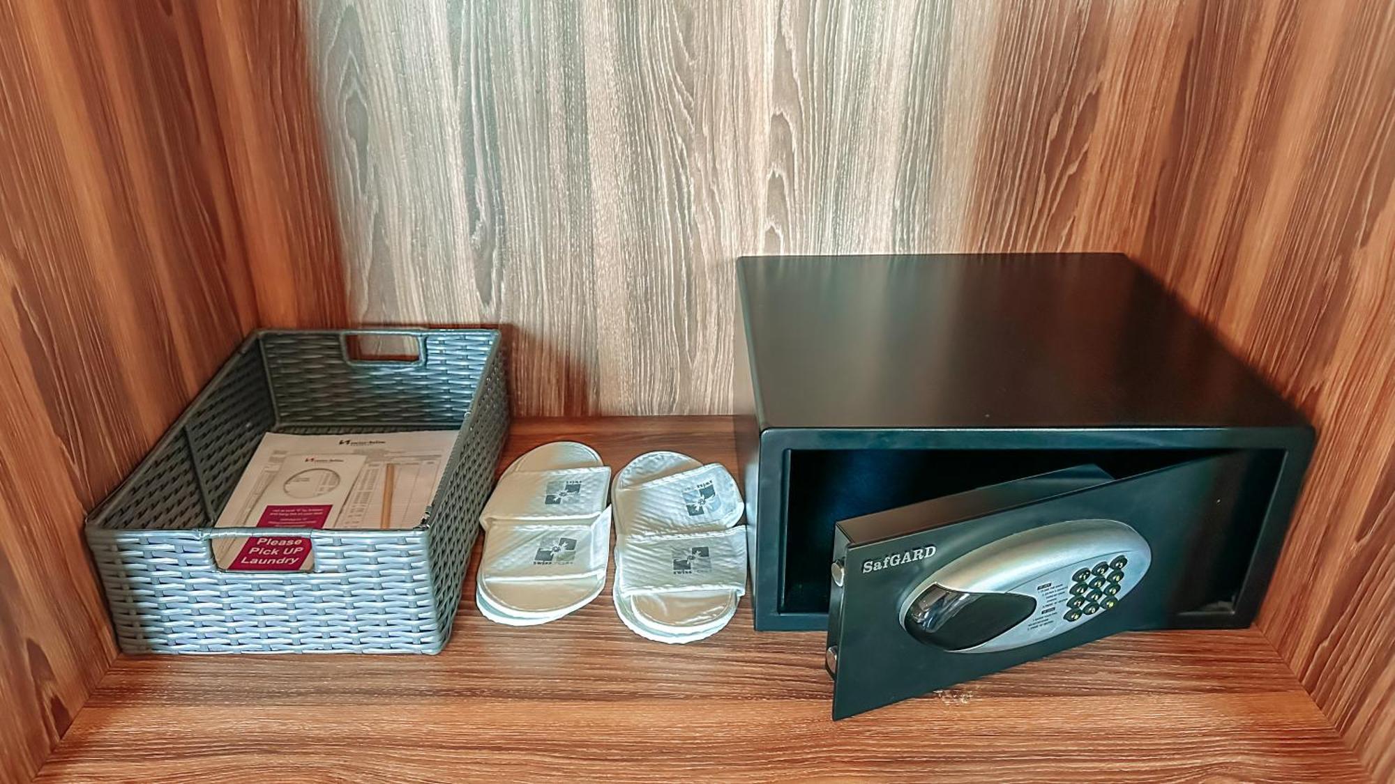 Swiss-Belinn Karawang Zewnętrze zdjęcie