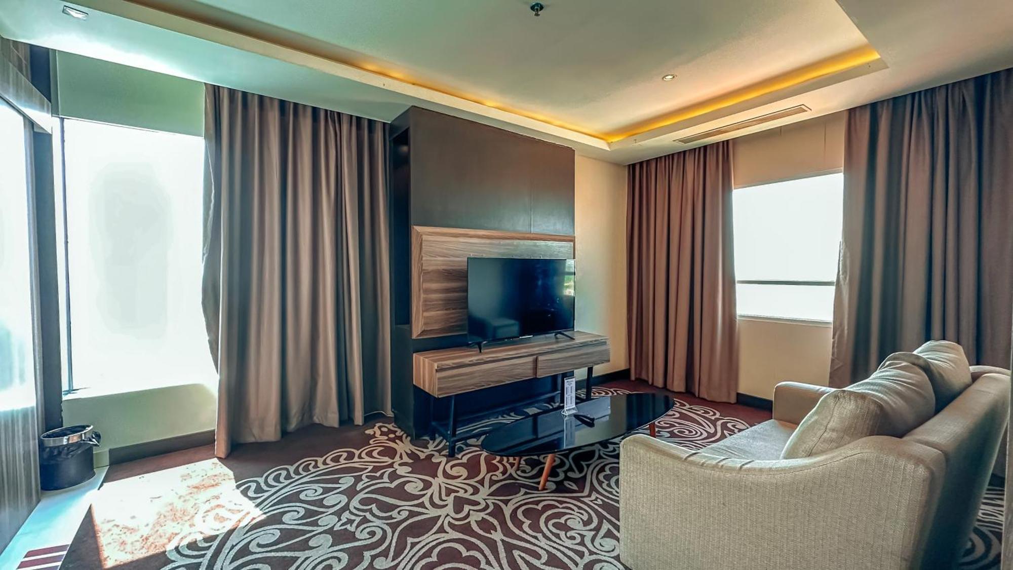 Swiss-Belinn Karawang Zewnętrze zdjęcie
