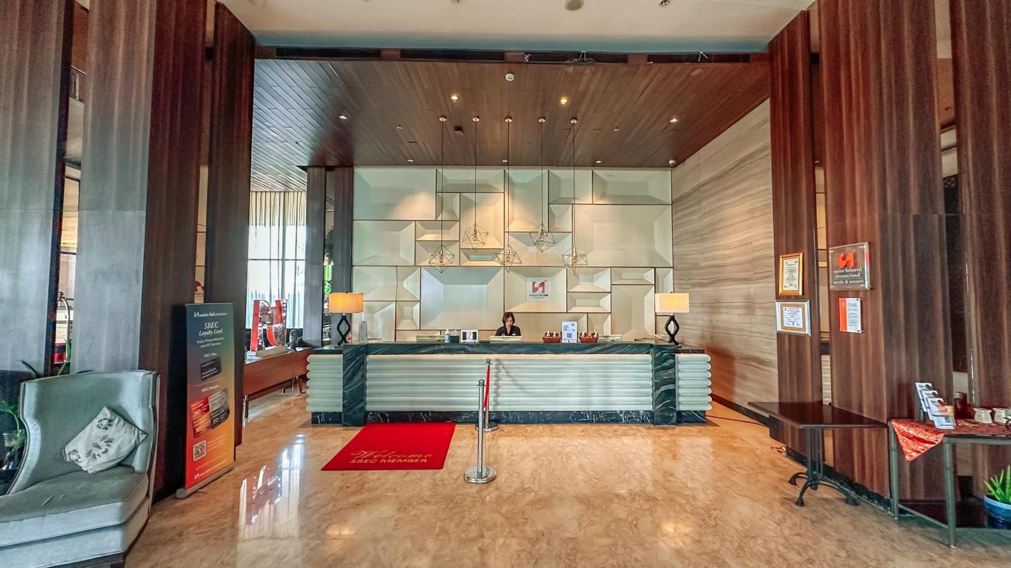 Swiss-Belinn Karawang Zewnętrze zdjęcie