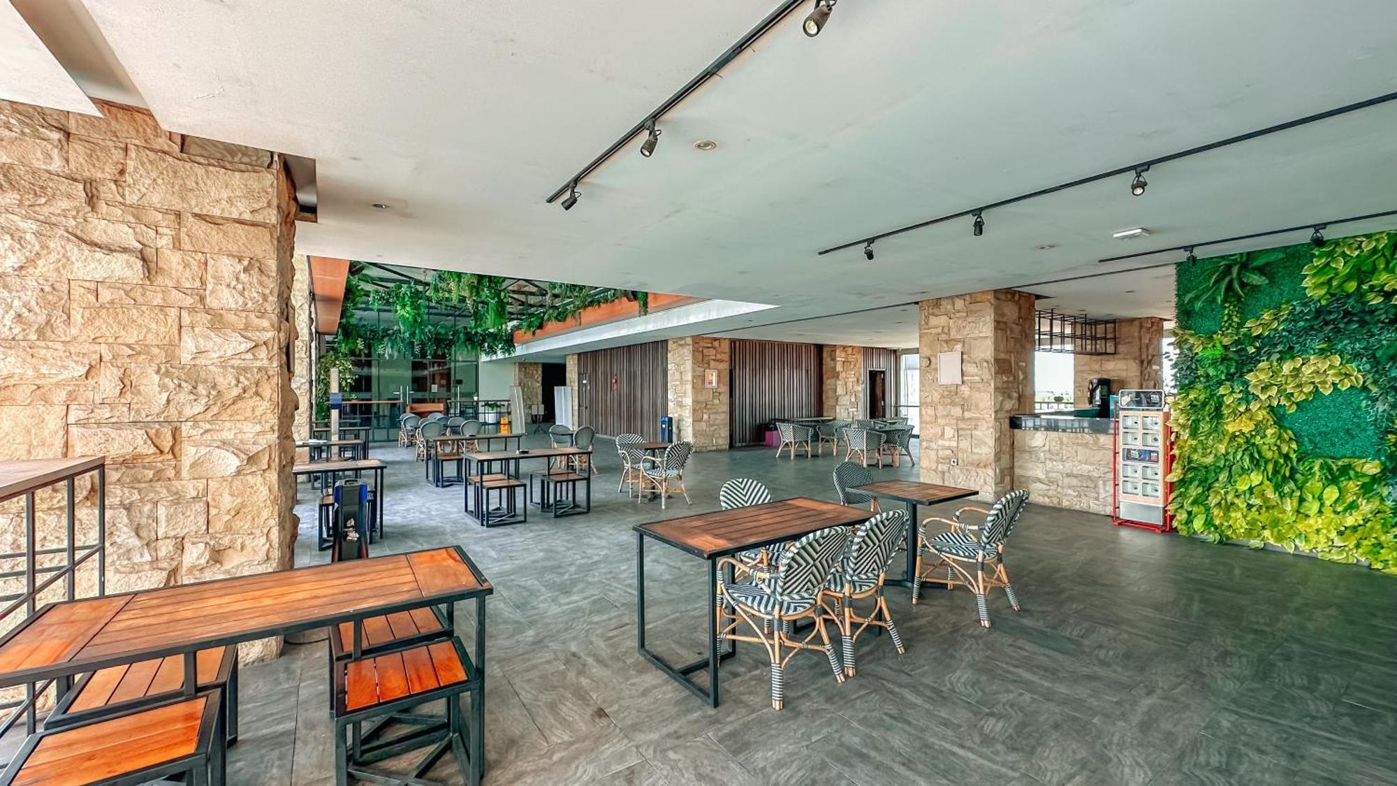 Swiss-Belinn Karawang Zewnętrze zdjęcie