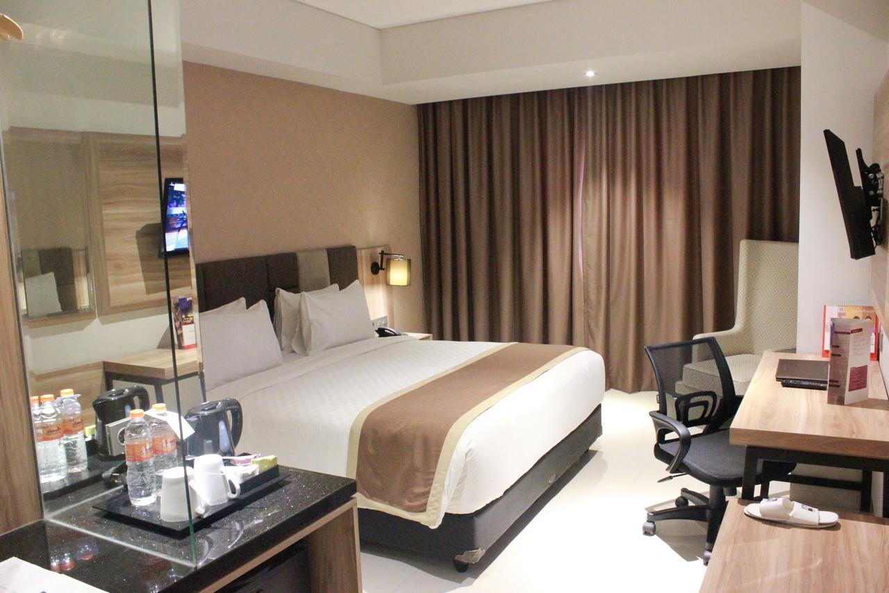 Swiss-Belinn Karawang Zewnętrze zdjęcie