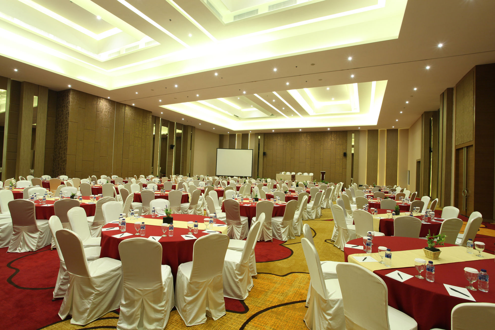 Swiss-Belinn Karawang Zewnętrze zdjęcie